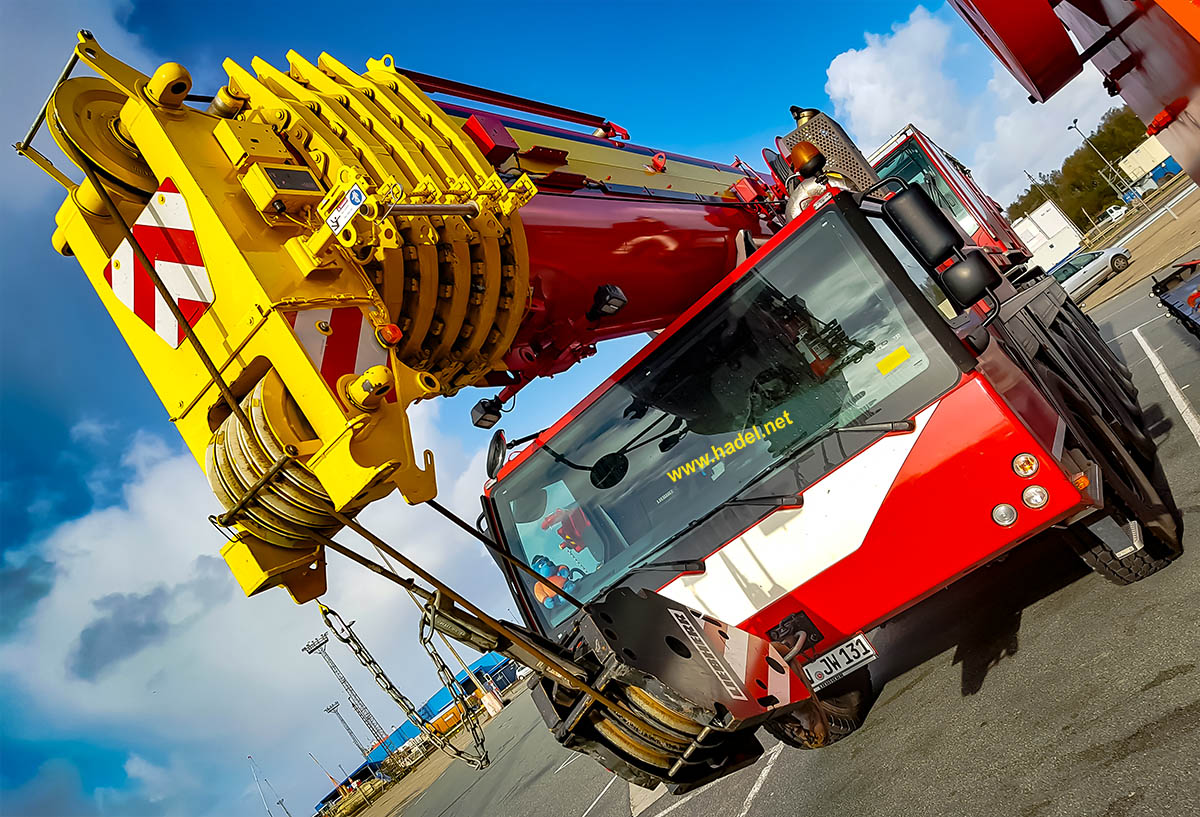 used Liebherr LTM 1130-5.1 / SN: 066 658 (YoM: 2015) Schuch / Jade Weser Lift in Port Bremerhaven>                 				 </div>
			<div class=